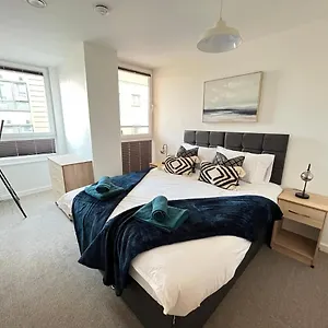 https://2-bedroom-2bathroom-modern-apartment-close-to-ocean-village.bournemouth-hotels.org